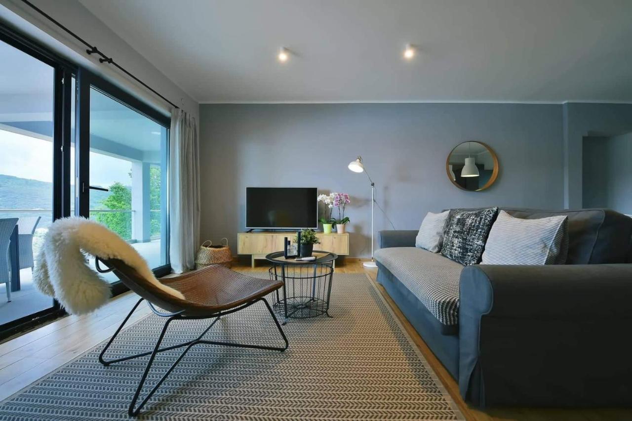 Vanilla I With Beautiful Seaview *